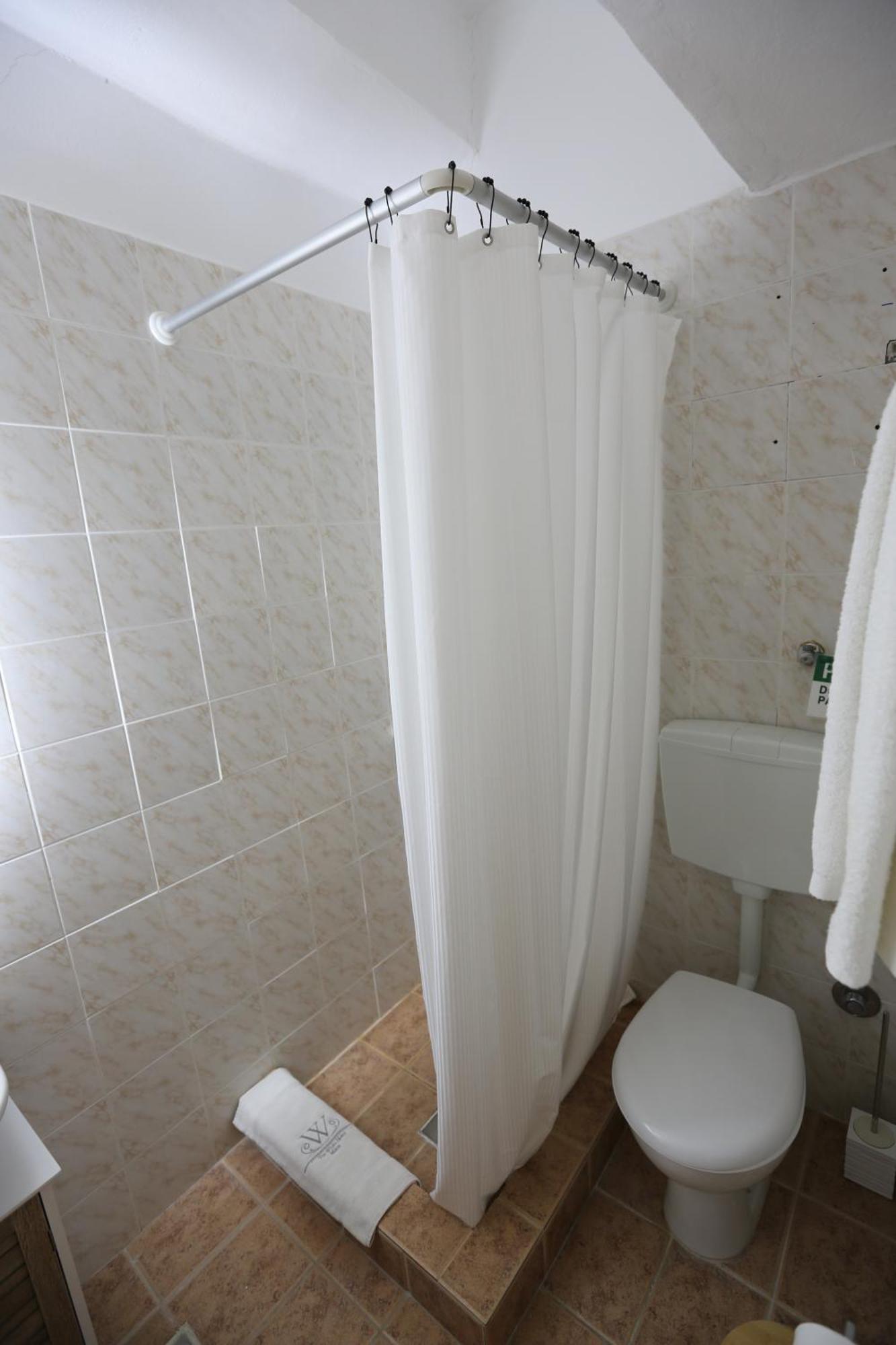 Apartment Greelax Beachfront House